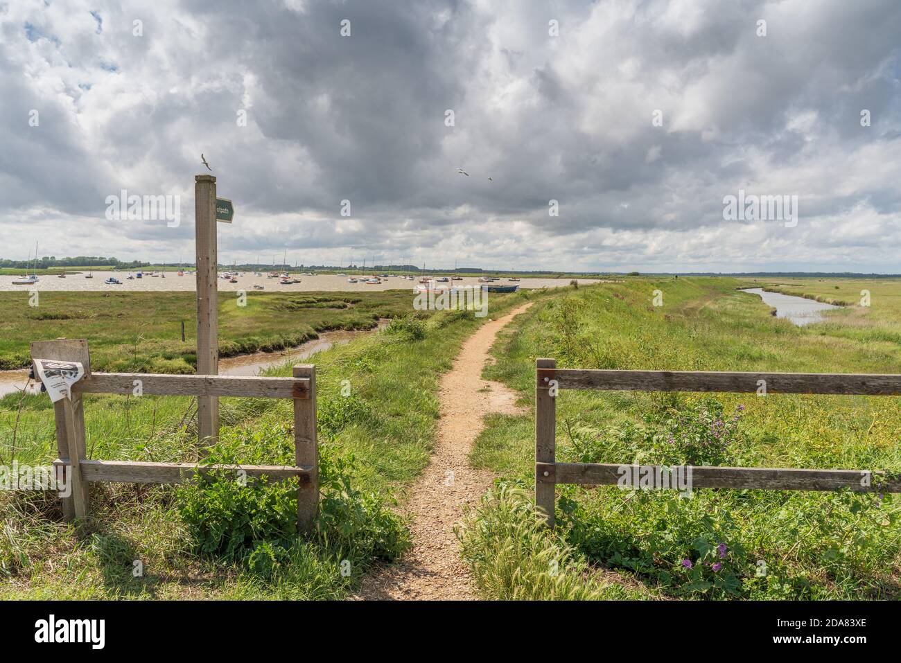 Una gloriosa giornata estiva inglese ad Aldeburgh, Suffolk, Inghilterra. Foto Stock