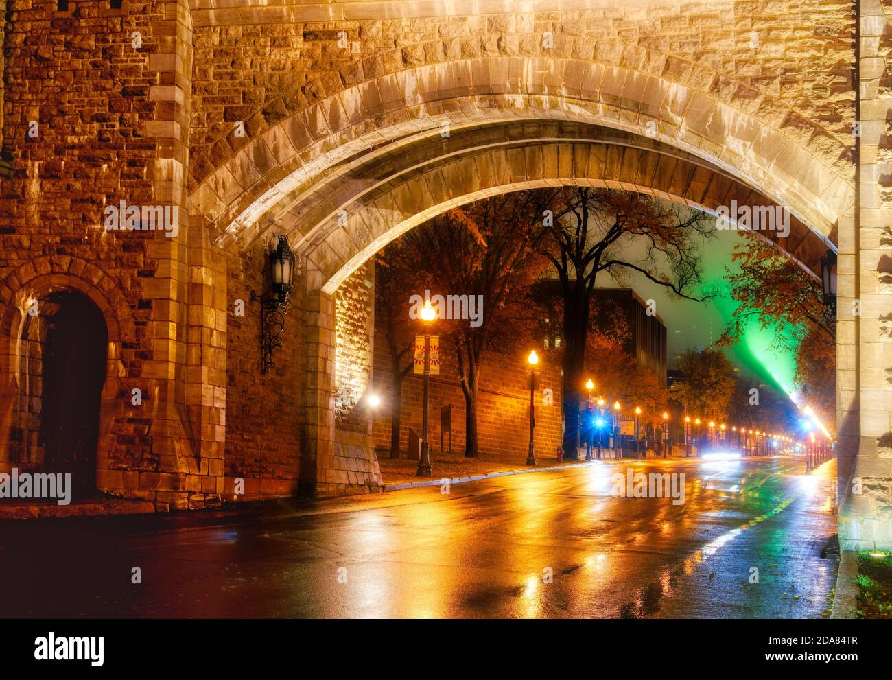 Porte St Louis, Quebec City, di notte. Foto Stock