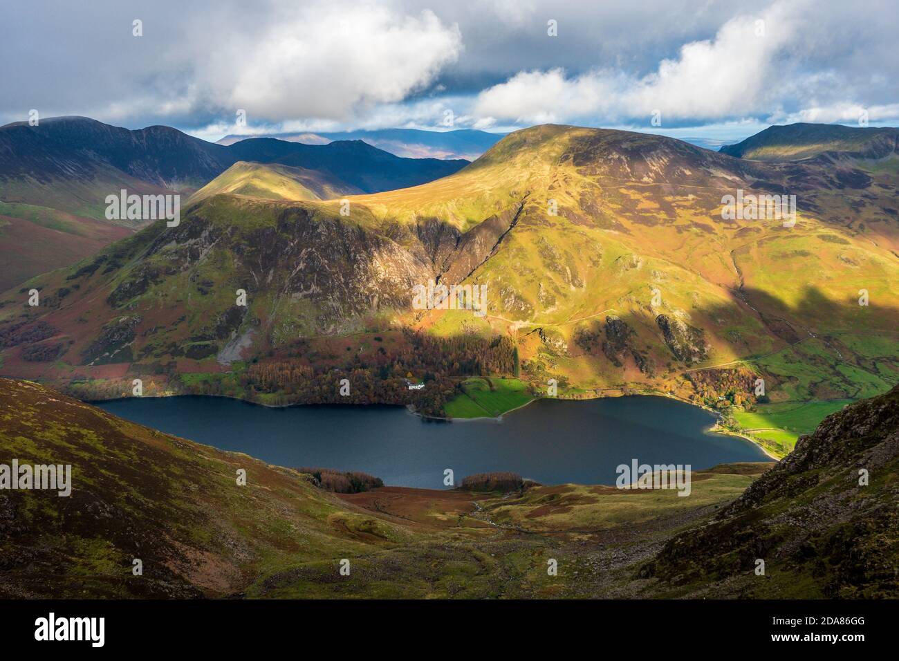 Robinson, un Fell / montagna sopra Buttermere nel nord-ovest Lake District National Park, Cumbria, Regno Unito. Vista da alto stile Foto Stock