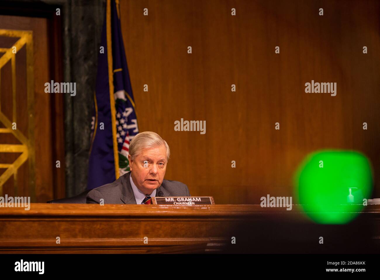 Senatore degli Stati Uniti Lindsey Graham (Repubblicano della Carolina del Sud), Presidente del Comitato giudiziario del Senato degli Stati Uniti, durante l'audizione dell'uragano Crossfire con l'ex vice direttore dell'FBI Andrew McCabe, comparso a distanza, su Capitol Hill a Washington, DC martedì 10 novembre 2020.Credit: Jason Andrew/Pool via CNP | Use Worldwide Foto Stock