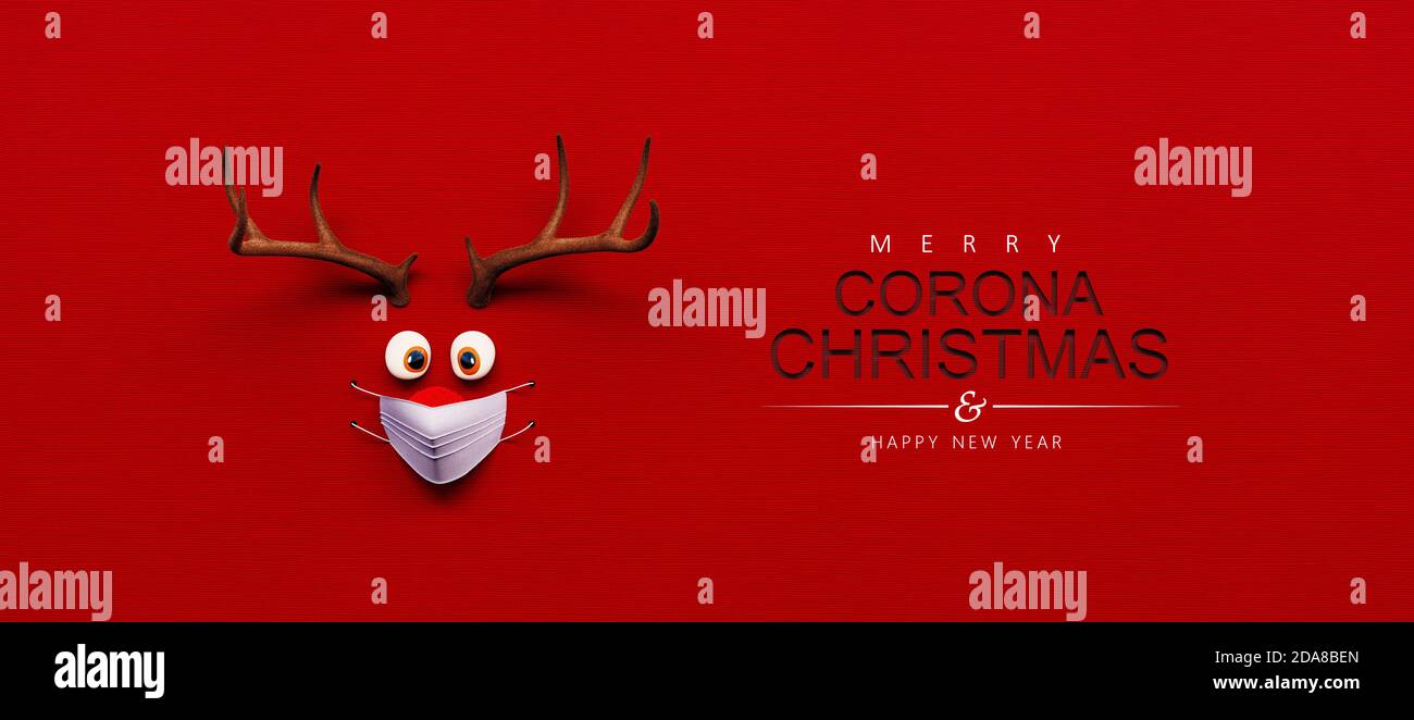 Renna giocattolo con naso rosso freddo e maschera medica su Red Christmas Corona sfondo 3D rendering Foto Stock