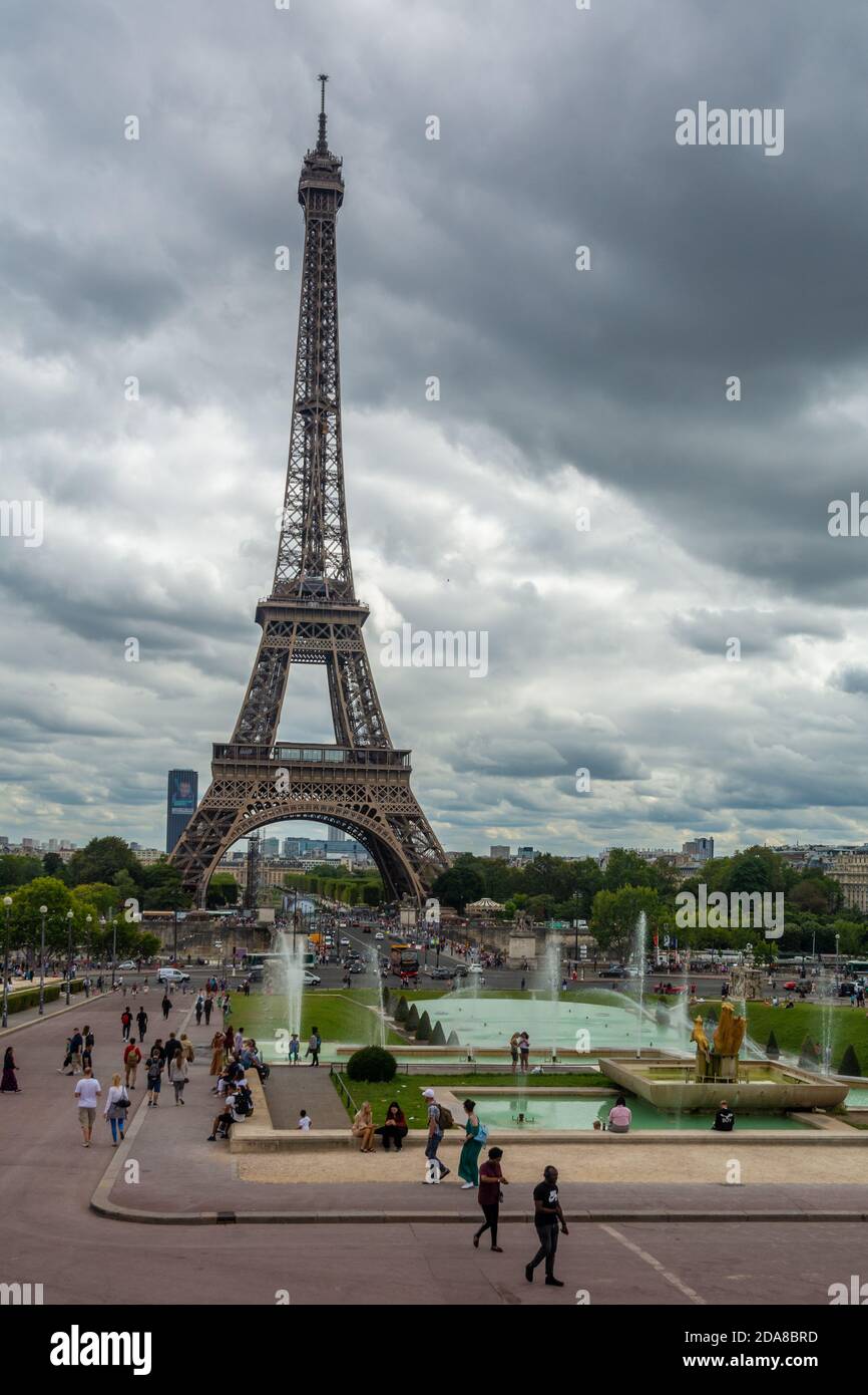 Parigi, Francia - 29 agosto 2019 : la Torre Eiffel di Parigi, Francia, uno dei monumenti più rappresentativi di Parigi, Francia ed Europa. Foto Stock