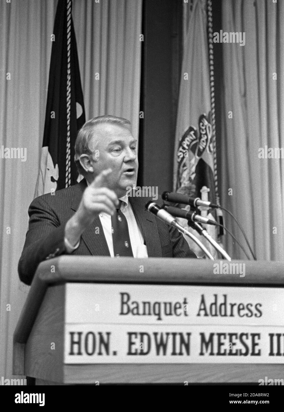 IL procuratore generale DEGLI STATI UNITI Edwin Meese III presso l'Accademia militare degli Stati Uniti a West Point l'8 settembre 1987. Foto di Francis Specker Foto Stock