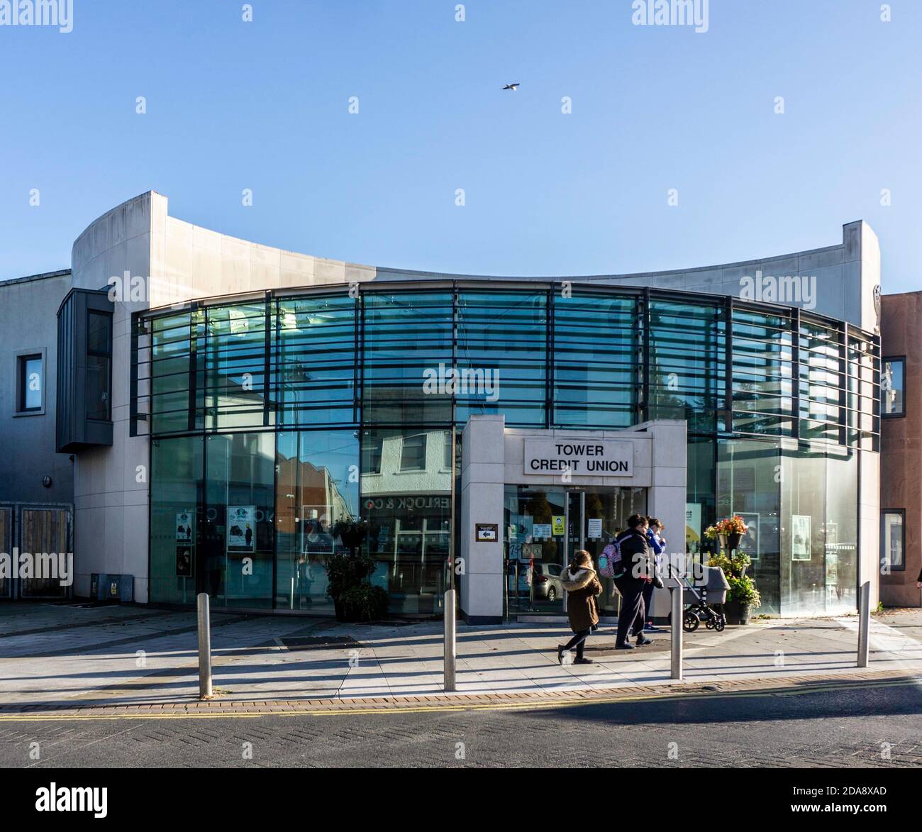Tower Credit Union a Clondalkin, Dublino, Irlanda. A non a scopo di lucro, organizzazione finanziaria di proprietà dei membri. Questa Unione di credito ha 26000 membri. Foto Stock