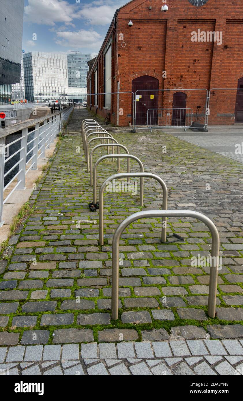Il ciclo vuoto si trova nell'area del molo di Liverpool della pandemia Foto Stock