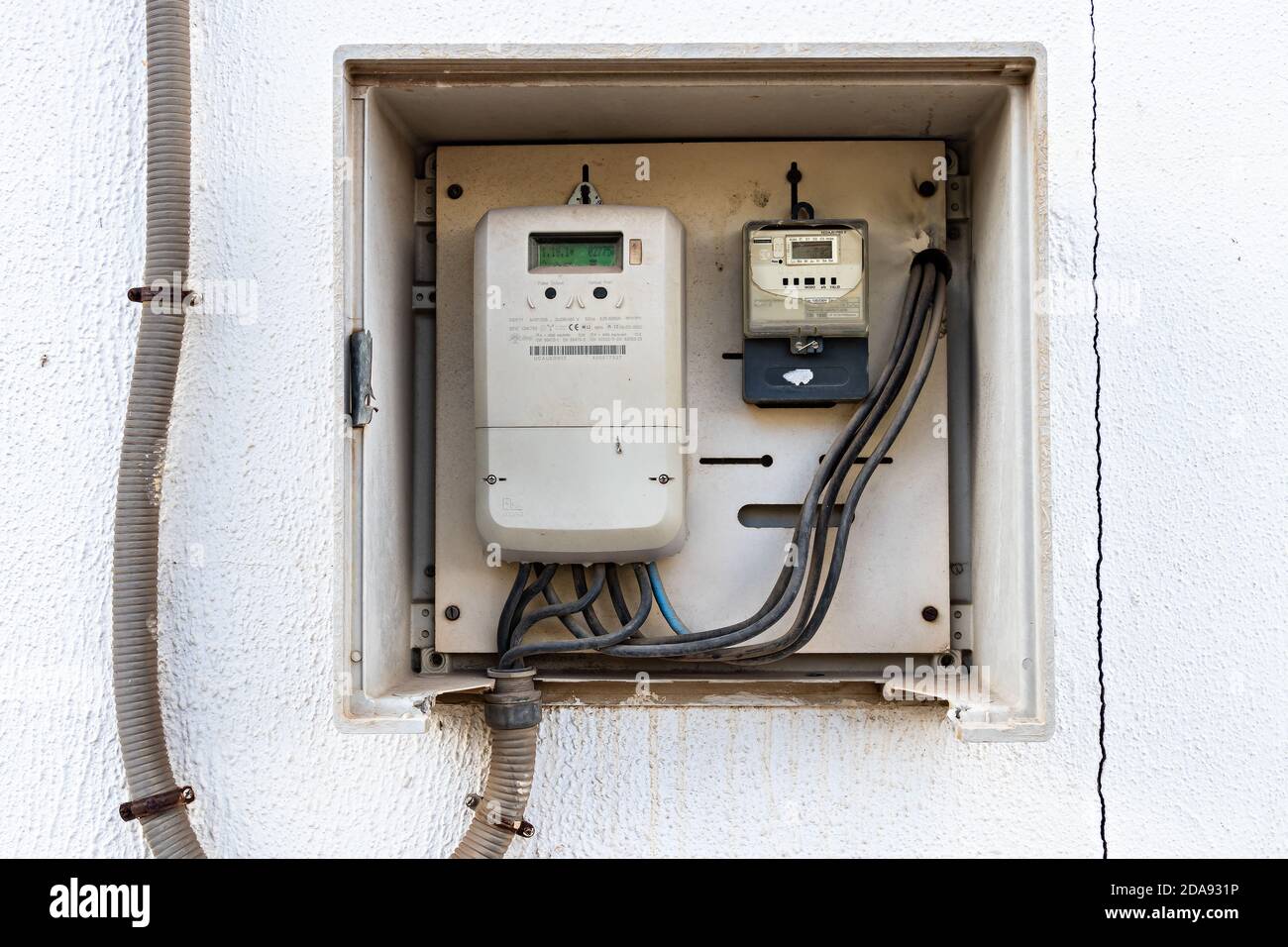 Huelva, Spagna - 7 novembre 2020: Un misuratore di potenza elettrica intelligente della società Endesa, che misura il consumo di energia Foto Stock