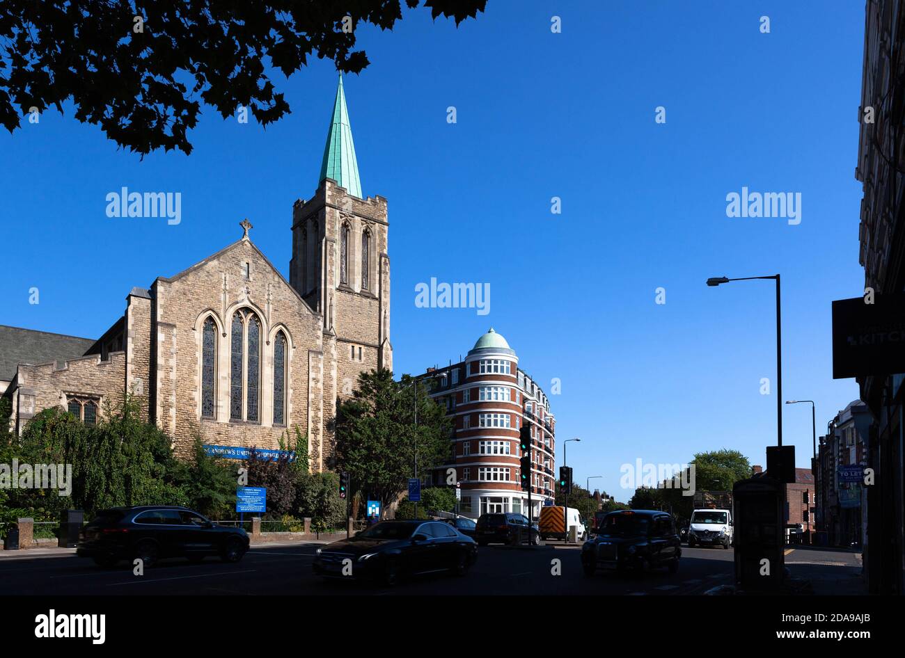 St. Andrew's United Reformed Church, Finchley Road, Londra NW3, Inghilterra, Regno Unito. Foto Stock