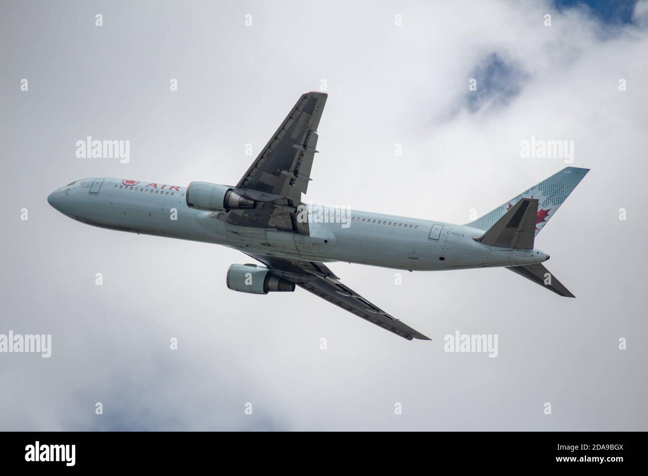 Air Canada 767 decollo dall'aeroporto internazionale di Calgary (YYC) Foto Stock