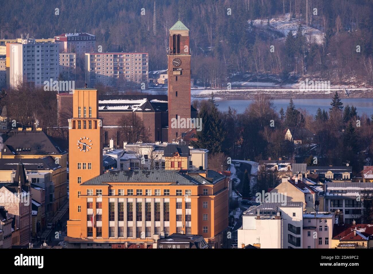 Vista di jablonec nad Nisou e il municipio Foto Stock