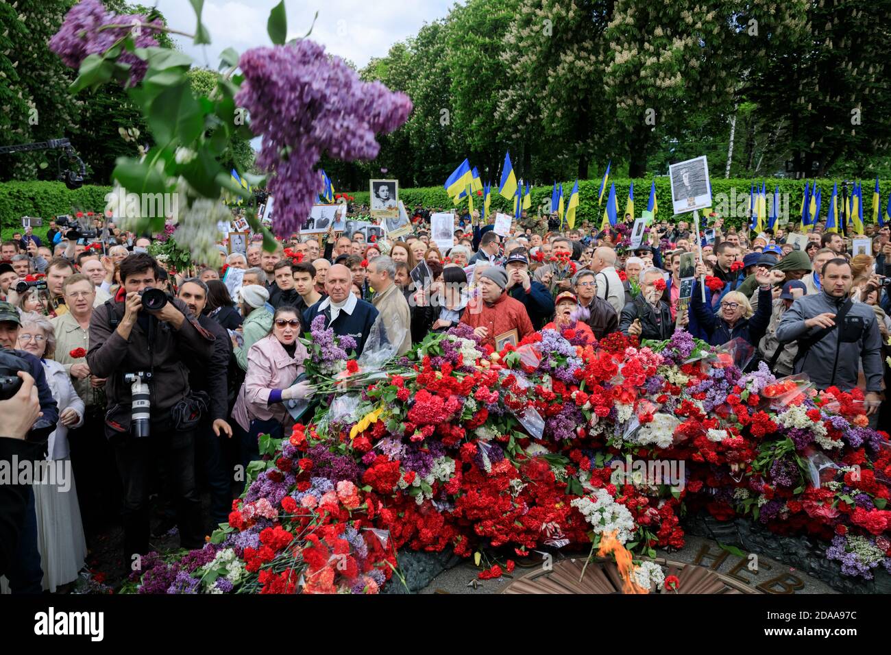 KIEV, UCRAINA - 09 maggio 2017: La marcia del Reggimento immortale dedicata al 72° anniversario della vittoria dell'Unione Sovietica sulla Germania nazista nella seconda guerra mondiale si è svolta a Kiev Foto Stock