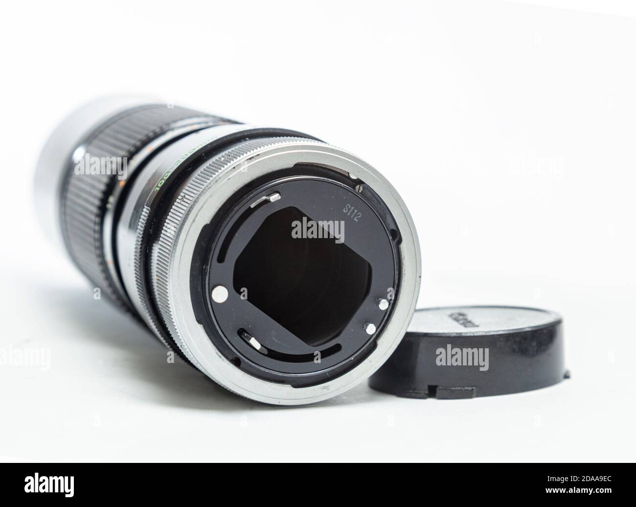 1970 CANON 100 - 200mm F5.6 FD zoom obiettivo, vecchio e polveroso. Foto Stock