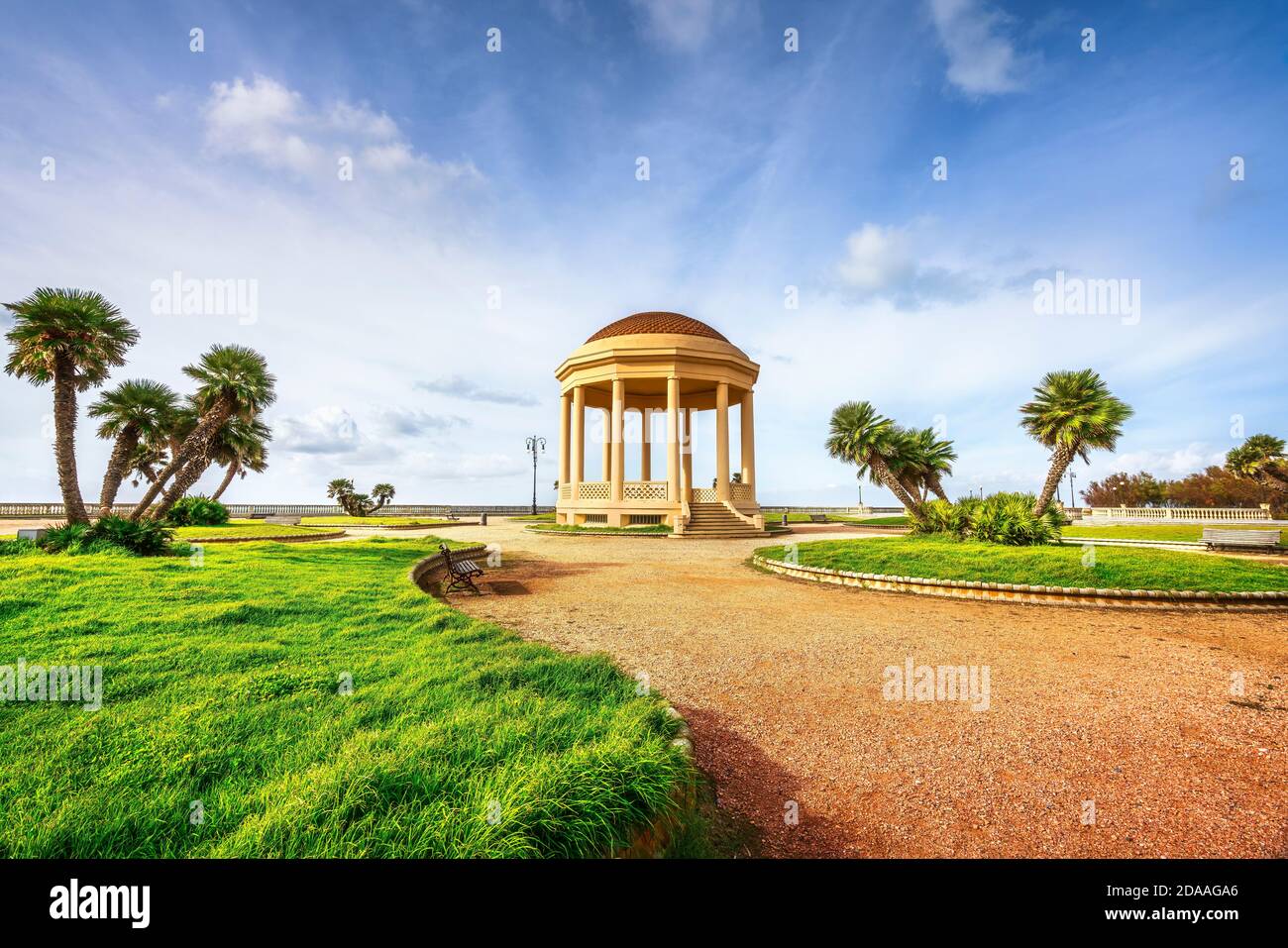 Mascagni Terrazza belvedere fronte mare e gazebo musica. Livorno Toscana Italia Europa. Foto Stock