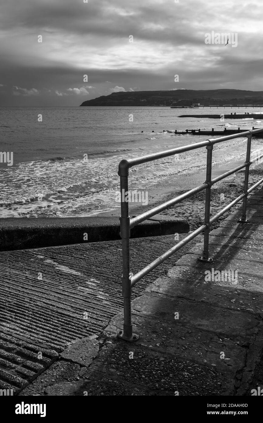 Il lungomare di Sandown fuori stagione, Isola di Wight Foto Stock
