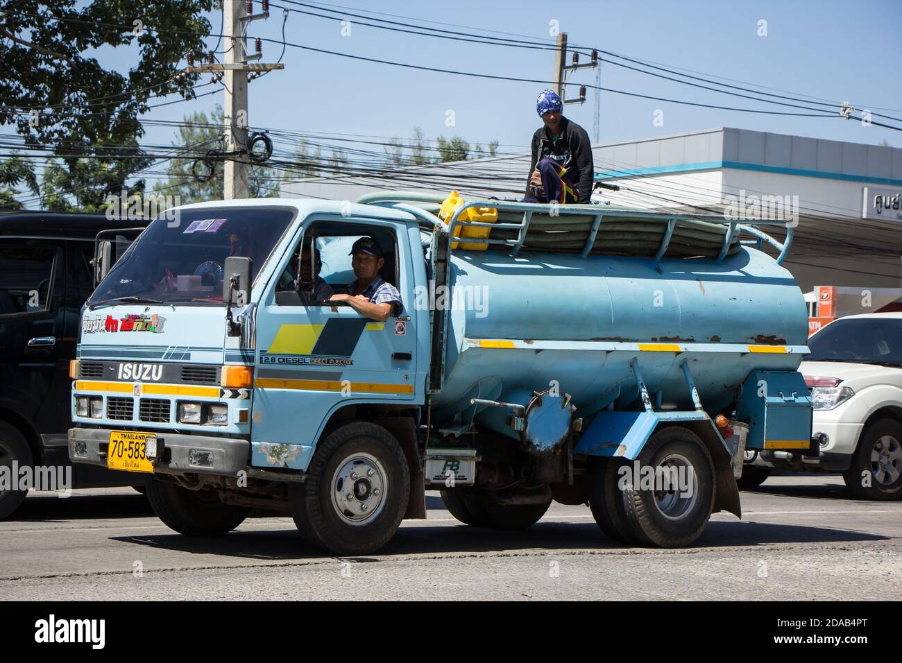 Chiangmai, Thailandia - Ottobre 26 2020: Privato di fogna camion. Foto sulla strada n.121 a circa 8 km dal centro di Chiangmai, thailandia. Foto Stock