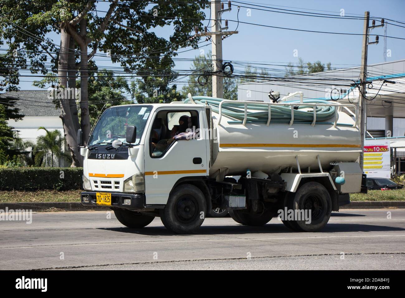Chiangmai, Thailandia - Ottobre 26 2020: Privato di fogna camion. Foto sulla strada n.121 a circa 8 km dal centro di Chiangmai, thailandia. Foto Stock