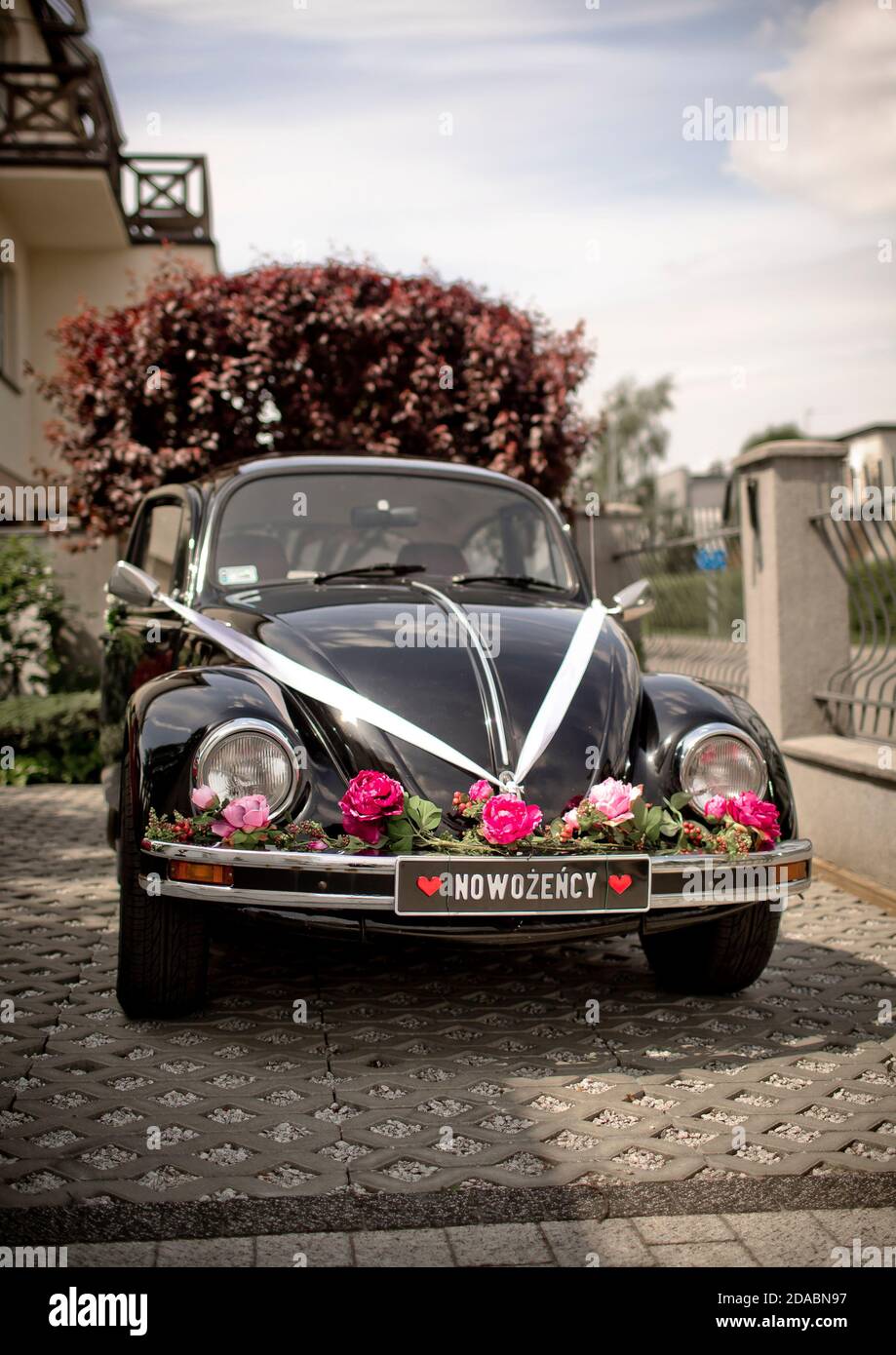 Romantico nero VW Beetle retro & classica auto da sposa con bella decorazione Foto Stock