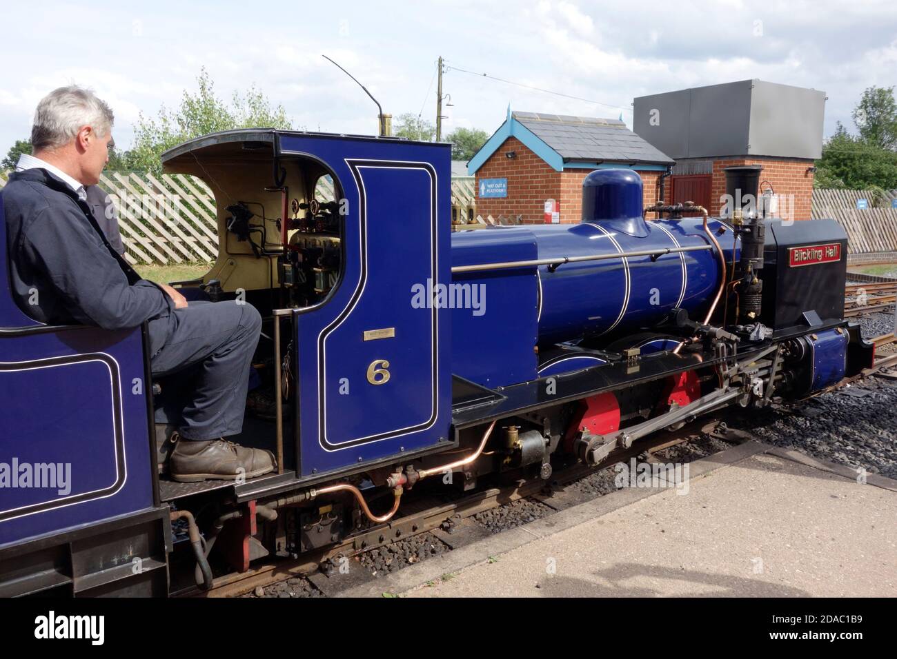 La locomotiva a vapore n° 6 "Blickling Hall" presso la Bure Valley Railway, Hoveton Foto Stock