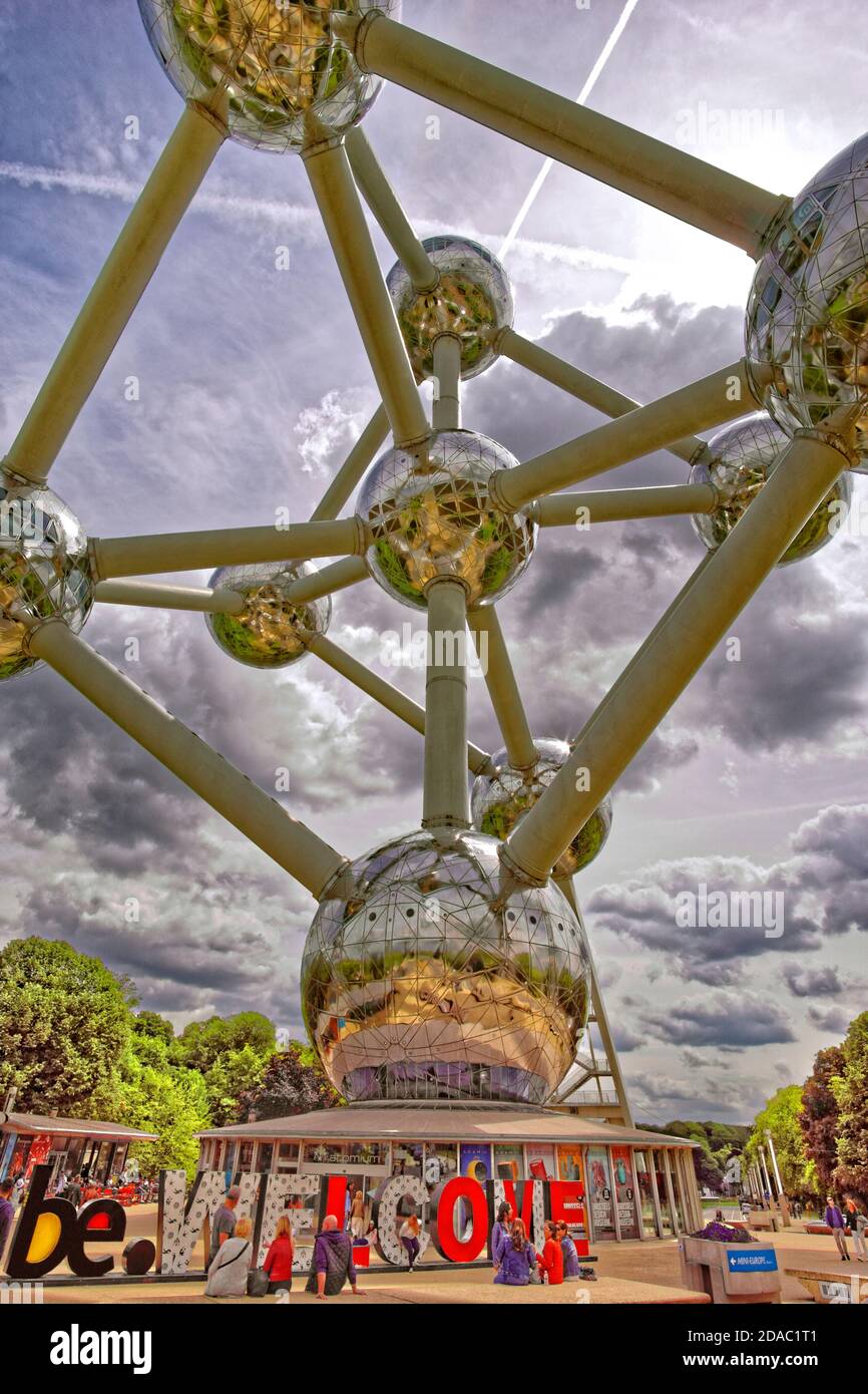 Atomium di Bruxelles, eretto per il 1958 Bruxelles Fiera Mondiale, Belgio. Foto Stock