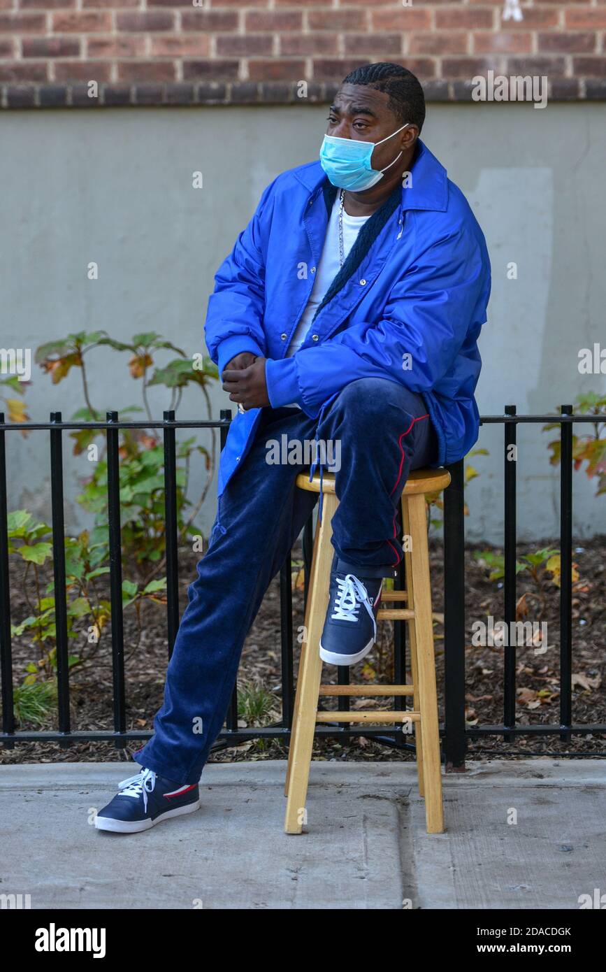 Tracy Morgan presenta commenti all'apertura del Marcy Houses Community Center il 6 novembre 2020 a Brooklyn, New York. Foto Stock