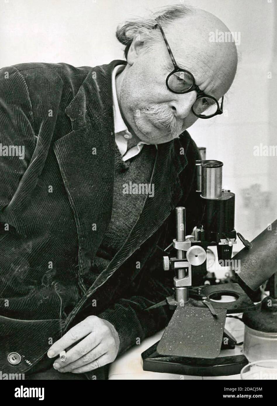 JEAN ROSTAND (1894-1977) biologo francese, filosofo, scrittore di fantascienza. Foto Stock