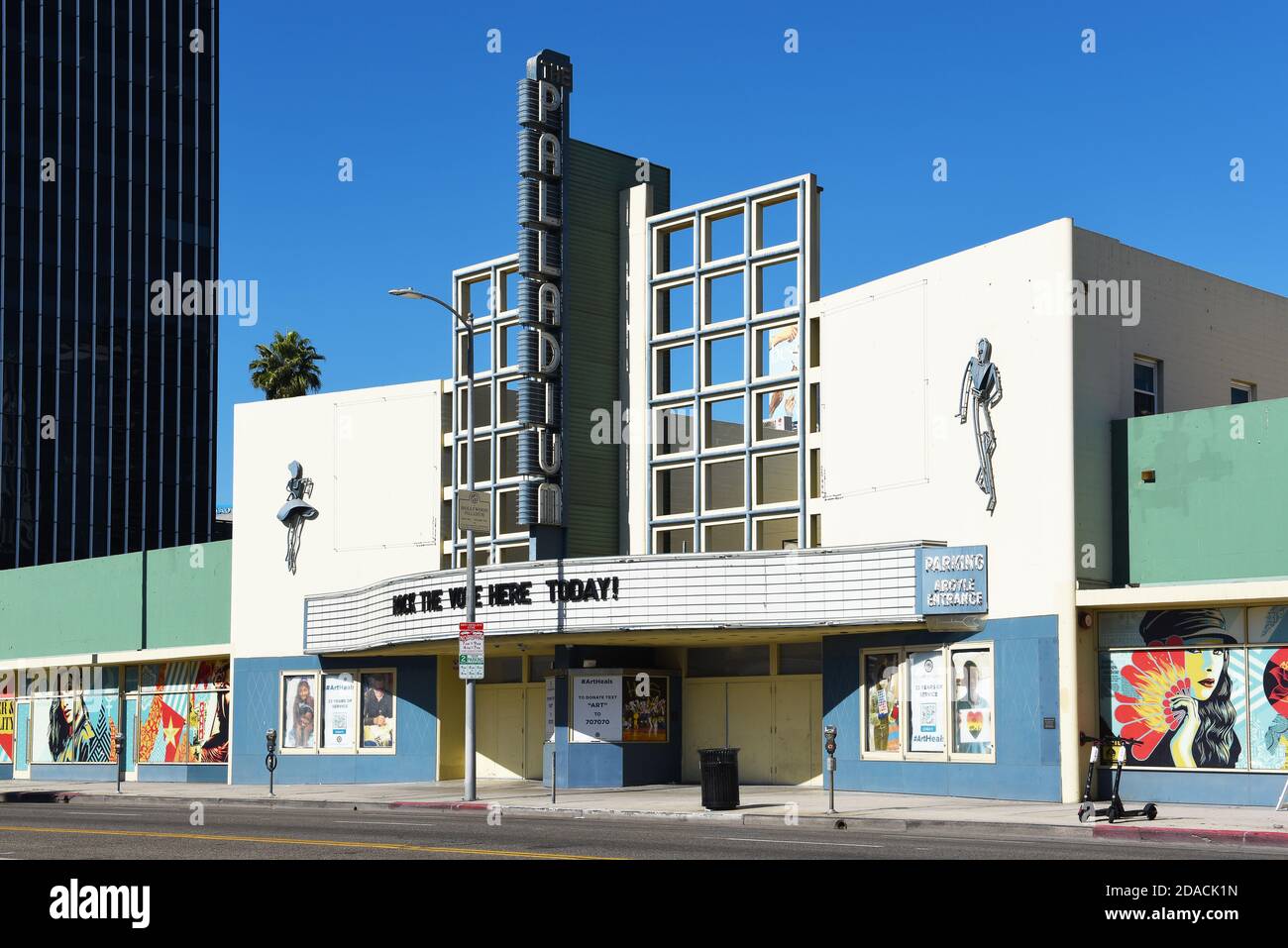HOLLYWOOD, CALIFORNIA - 10 NOV 2020: L'Hollywood Palladium, un teatro costruito nel moderno Streamline, in stile Art Deco. Foto Stock