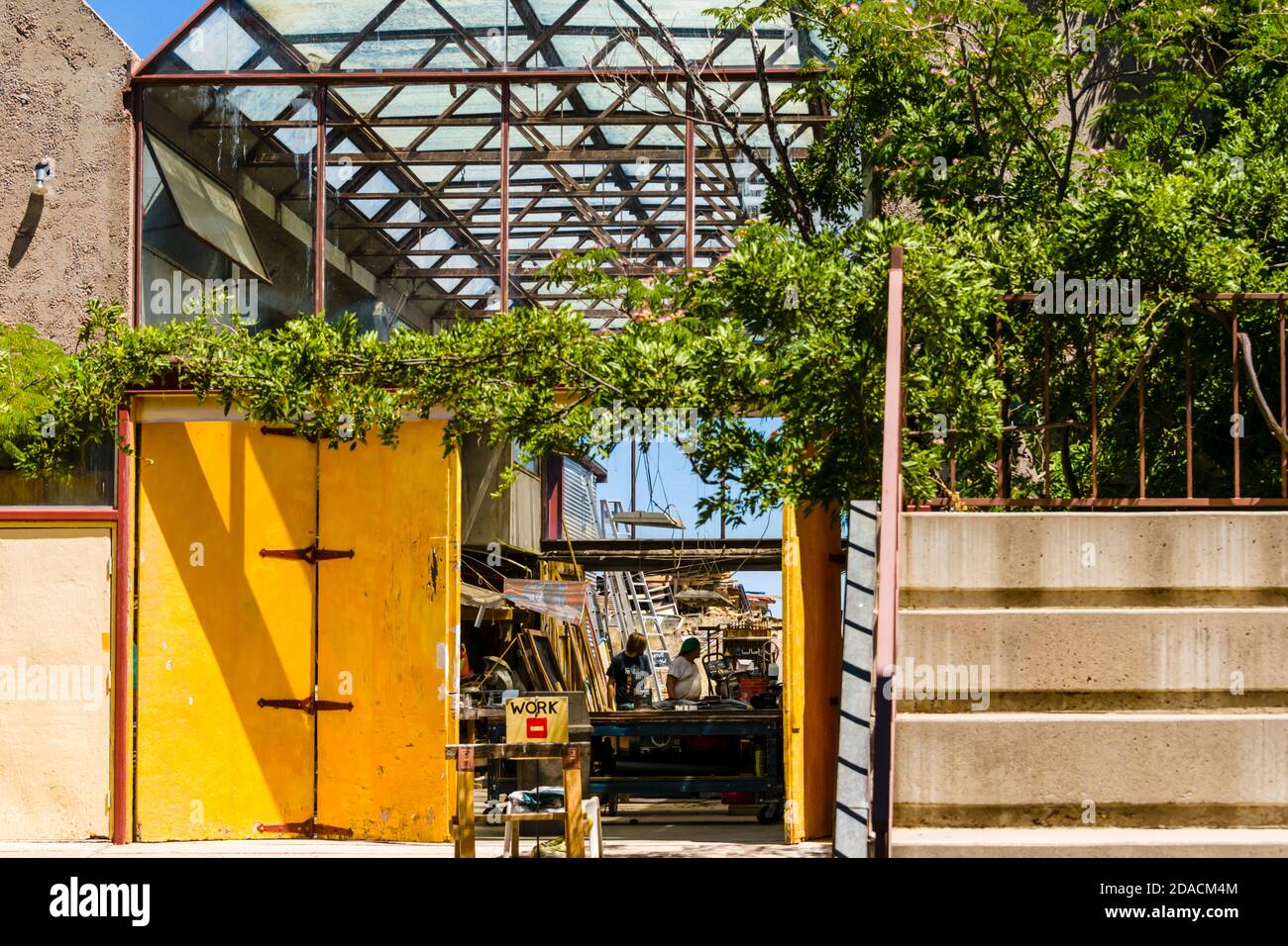 Arcosanti, officina ben attrezzata Foto Stock