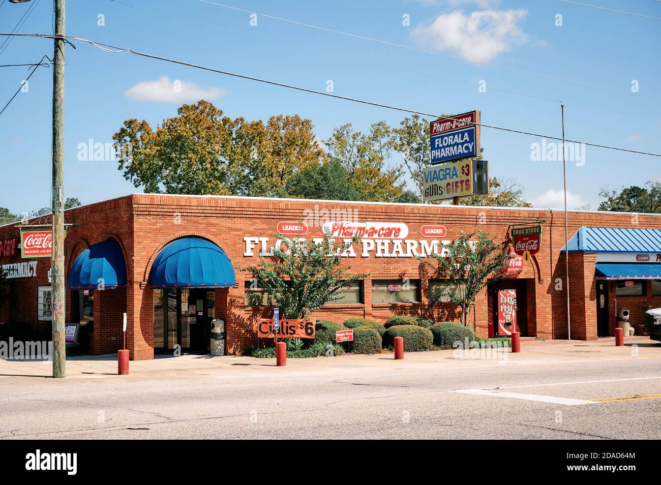 Piccola città o farmacia rurale città in Florala Alabama, Stati Uniti. Foto Stock