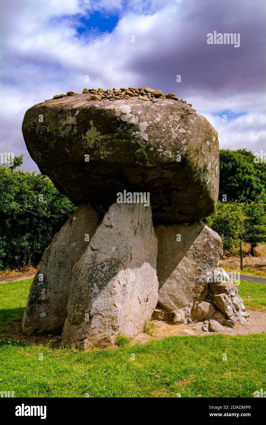 Proleek Dolmen tomba neolitica in County Louth, Irelamd Foto Stock