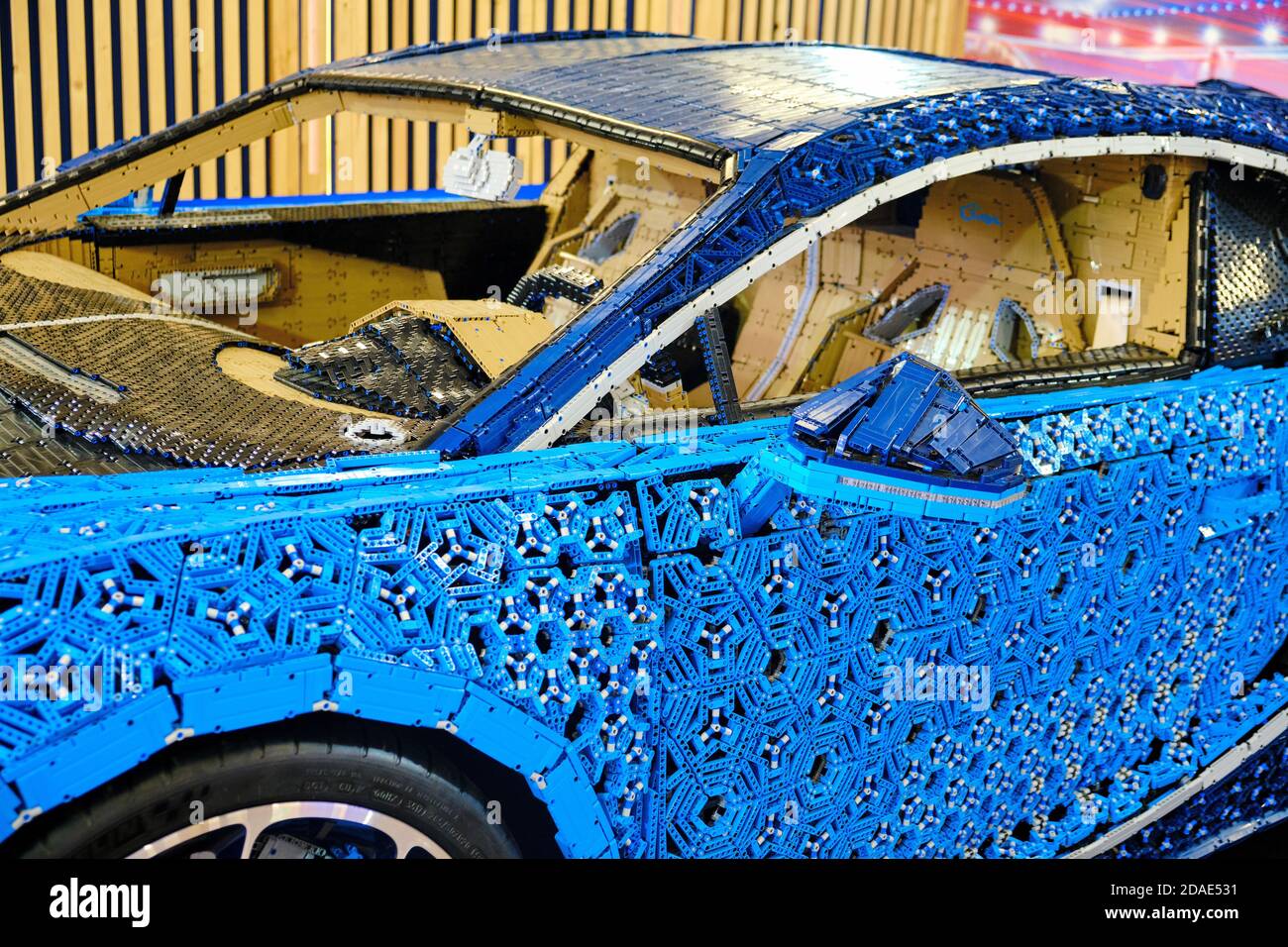 Bugatti Chiron interamente in mattoni di lego, primo piano - Russia, Mosca, 08 02 2019 Foto Stock