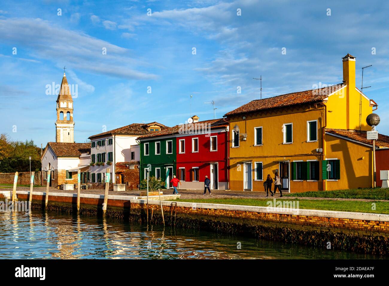 Case colorate, Isola di Mazzorbo, Venezia, Italia. Foto Stock