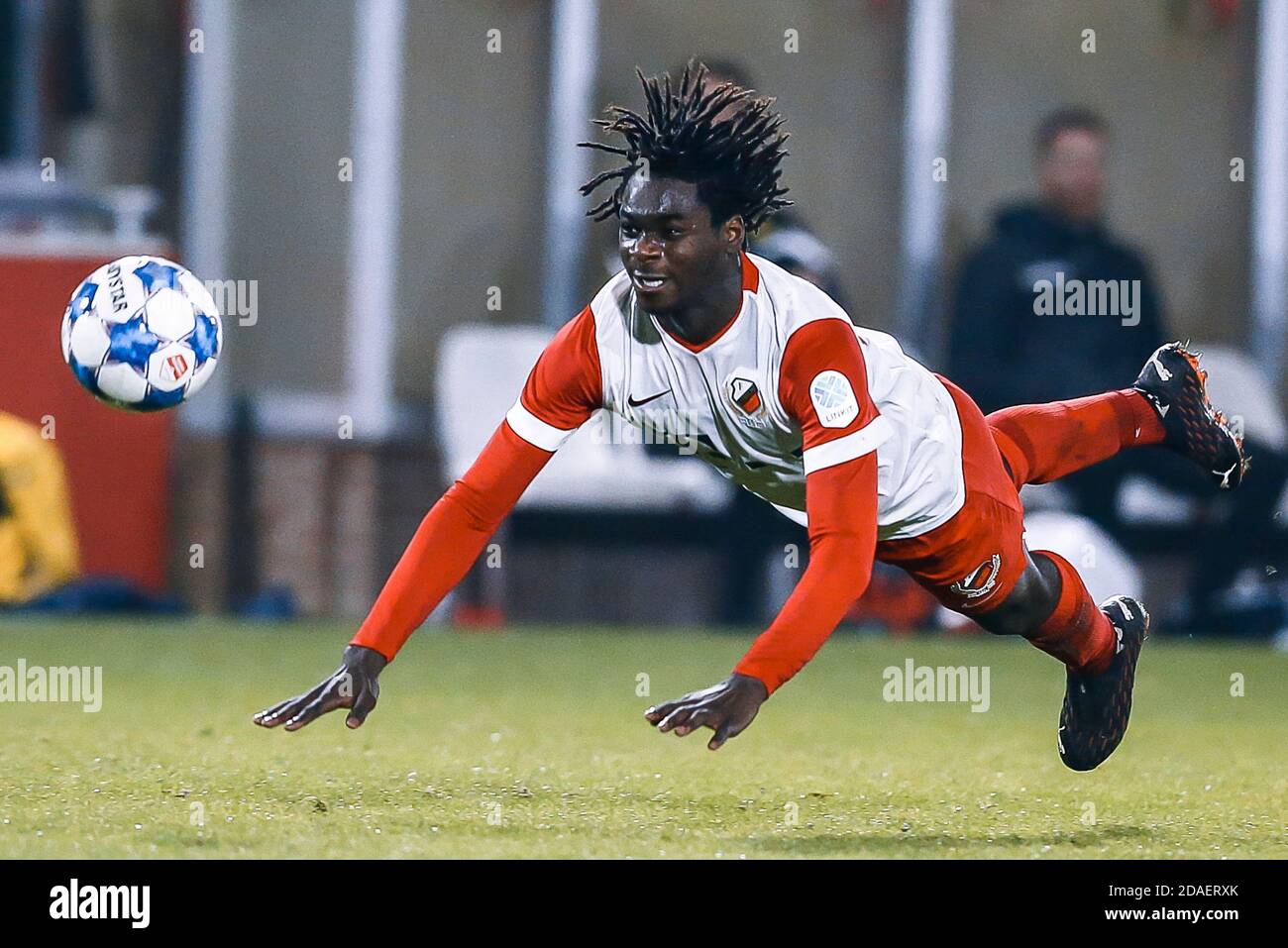 Utrecht, Paesi Bassi. 09 novembre 2020. UTRECHT, 09-11-2020, Zoudenbalch Keuken Kampioen Divisie, football olandese, stagione 2020/2021 Jong FC Utrecht player Christopher Mamengi durante la partita Jong Utrecht - Roda JC Credit: Pro Shots/Alamy Live News Foto Stock