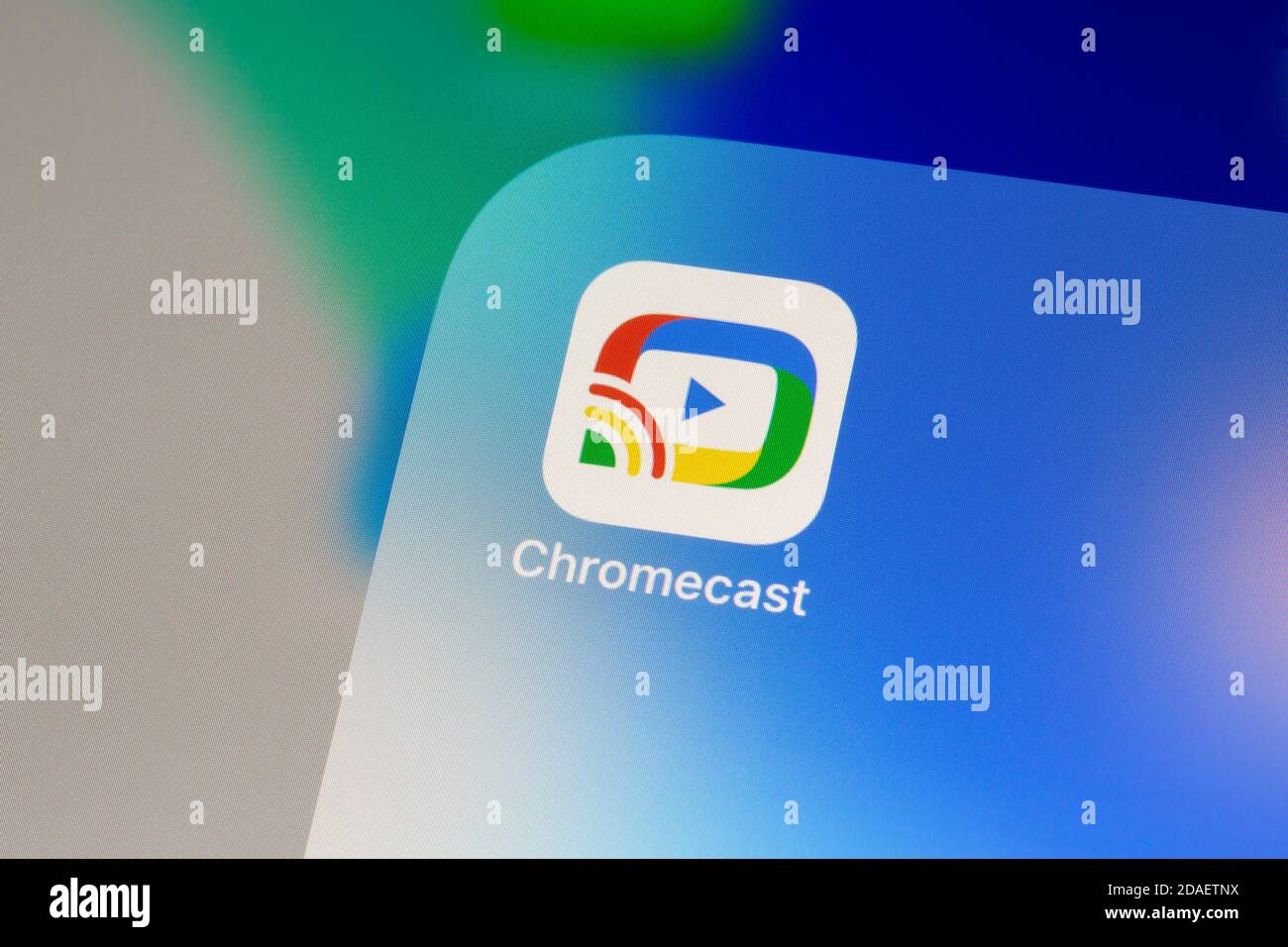 Ostersund, Svezia - 12 novembre 2020: App Google Chromecast. Chromecast è una linea di lettori multimediali digitali sviluppata da Google. Foto Stock