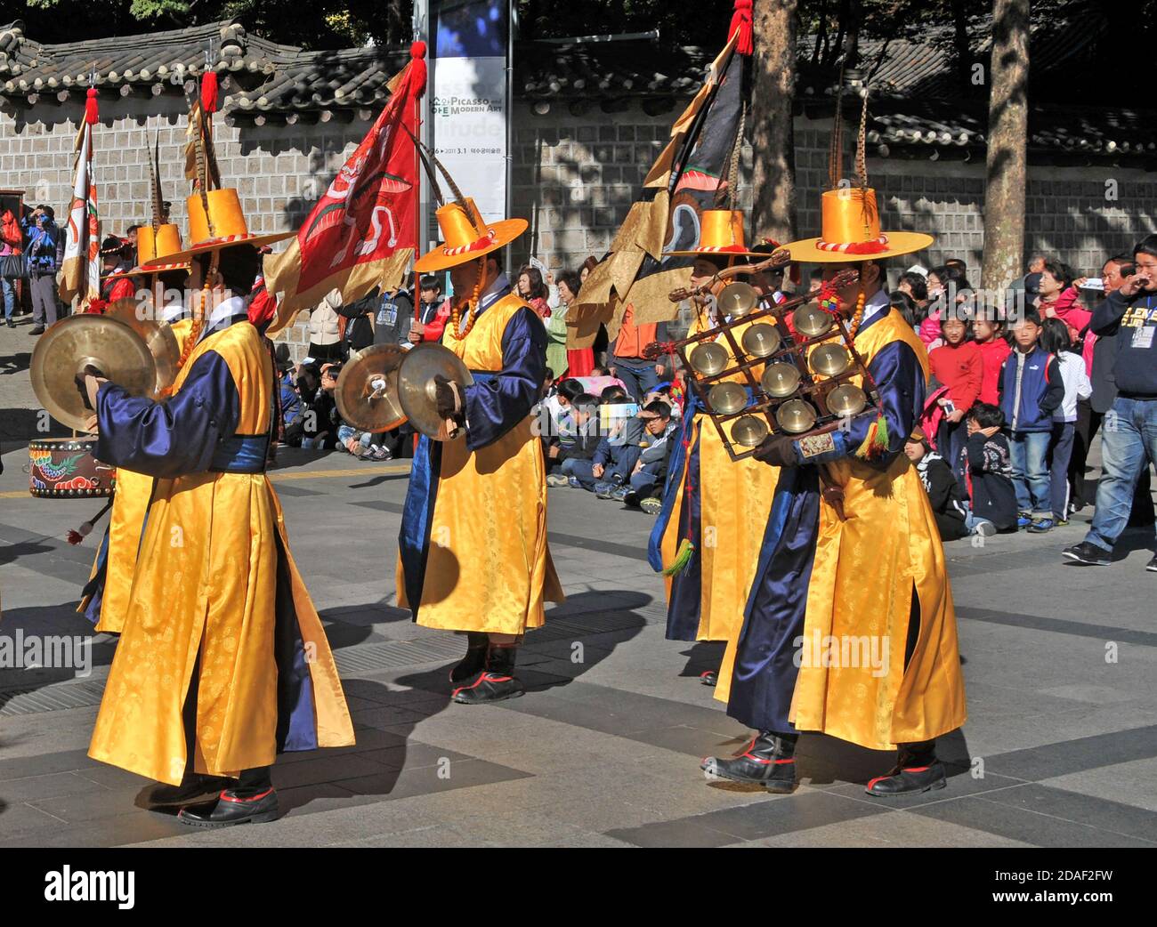 Musicisti, cerimonia del cambio delle guardie, Palazzo Deoksugung, Seoul, Corea del Sud Foto Stock