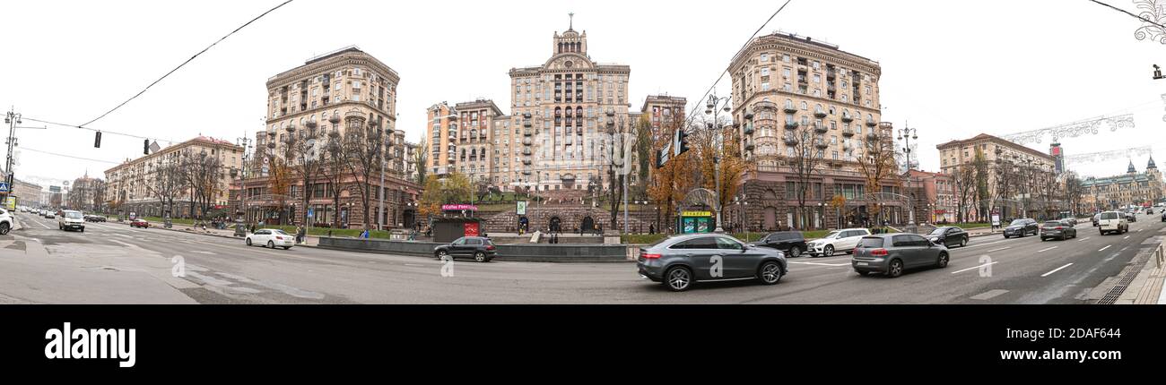 Kiev, Ucraina - 16 novembre 2019: Scena di strada a Kiev, la capitale dell'Ucraina. Khreshchatyk è la strada principale di Kiev, Ucraina Foto Stock