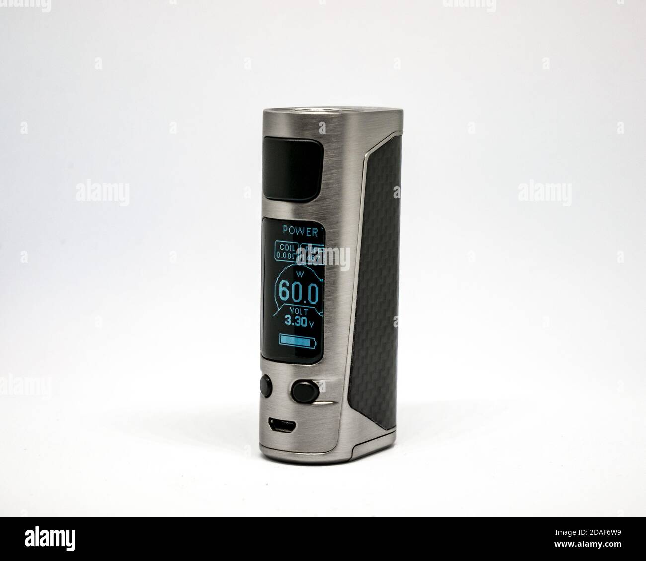 Vaping mod - piccolo dispositivo e-cig moderno su un bianco sfondo Foto Stock