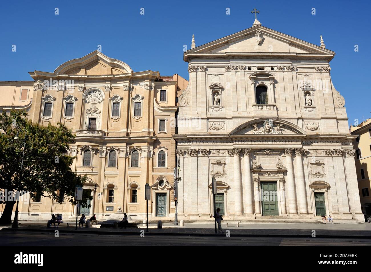 Italia, Roma, oratorio dei Filippini e la chiesa di Santa Maria in Vallicella (Chiesa Nuova) Foto Stock