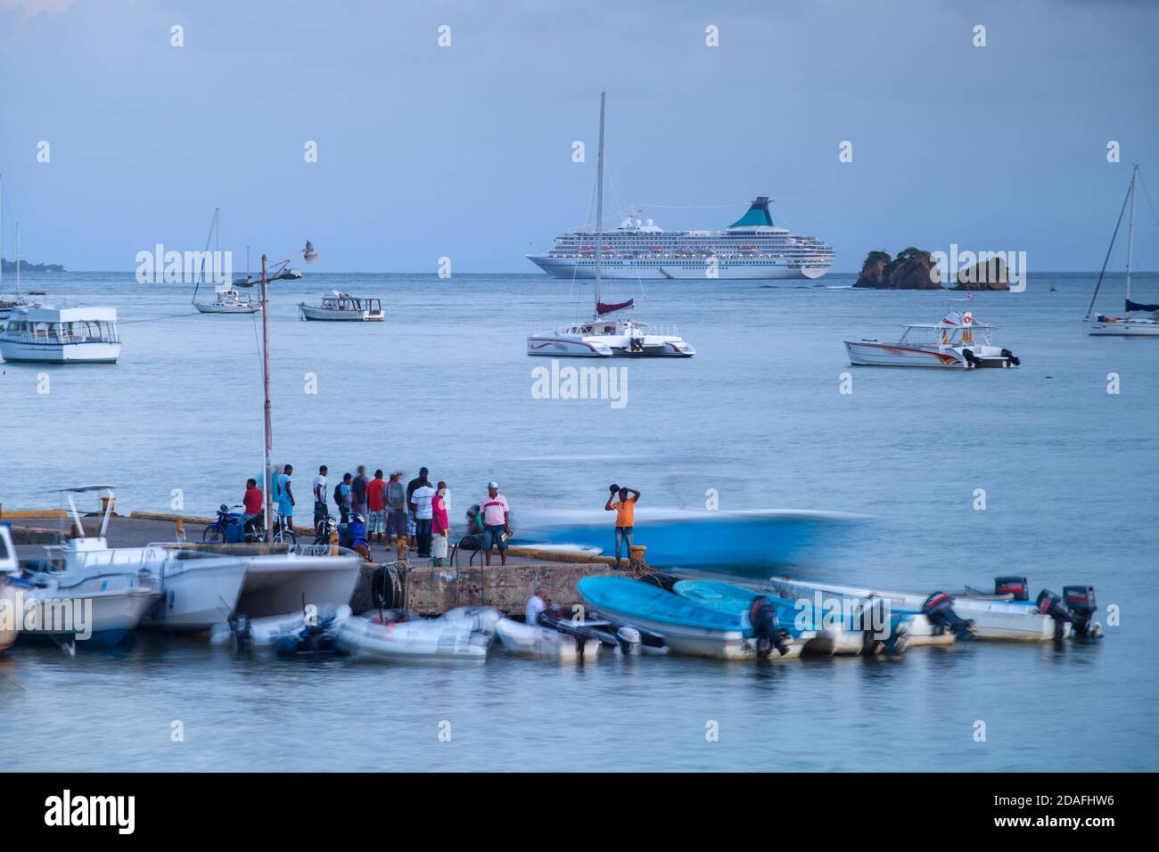 Repubblica Dominicana, Penisola Orientale De Samana, Semana, Vista del porto al crepuscolo Foto Stock