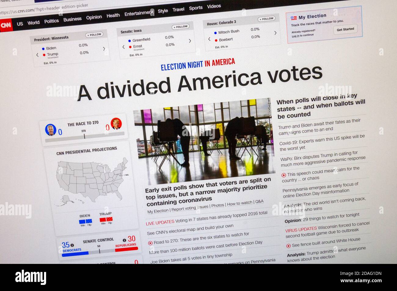 Sito web della CNN 'A Divided America votes' screenshot il giorno delle elezioni presidenziali degli Stati Uniti il 3 novembre 2020. Foto Stock