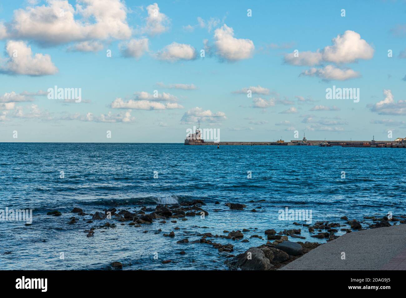 Seascape dalla città di villeggiatura di Feodosia Foto Stock