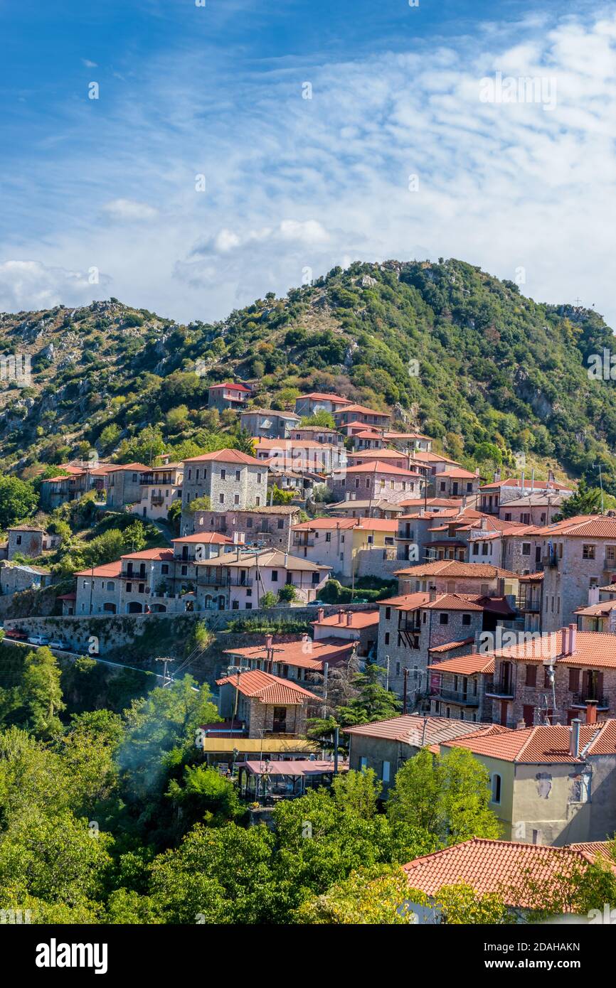 Architettura tradizionale nel villaggio montano di Dimitsana ad Arcadia, Grecia Foto Stock