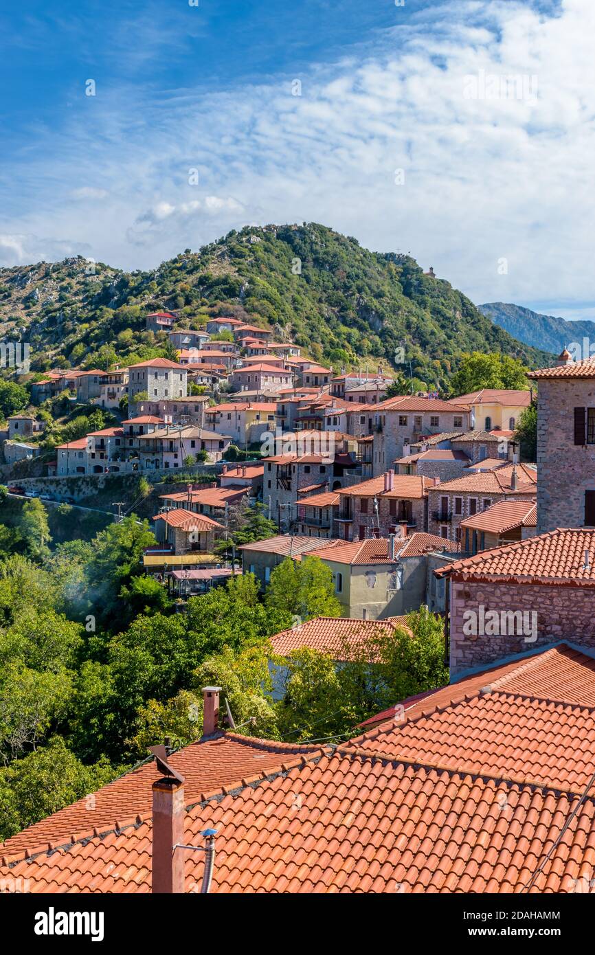 Architettura tradizionale nel villaggio montano di Dimitsana ad Arcadia, Grecia Foto Stock