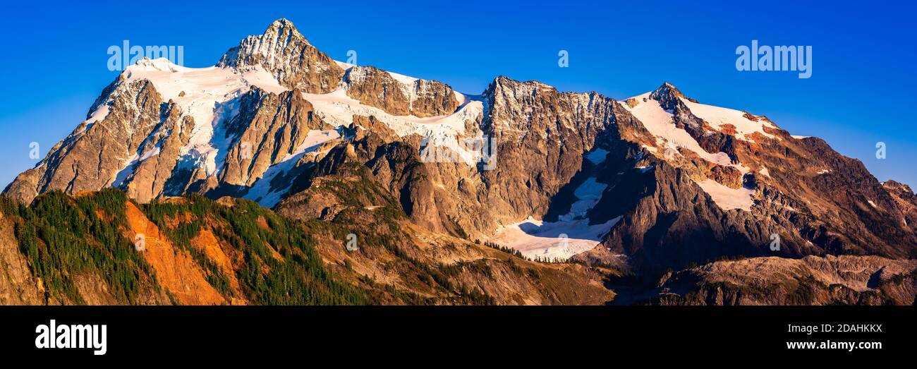 Monte Shuksan nella catena montuosa Cascade, North Cascades National Park, nella contea di Whatcom, Washington state Foto Stock