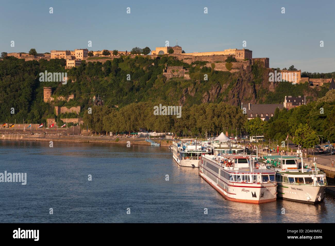 Geografia / viaggio, Germania, Renania-Palatinato, Coblenza, navi passeggeri verso della Mosella ON , diritti-aggiuntivi-clearance-Info-non-disponibile Foto Stock