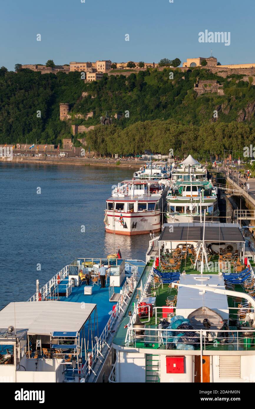 Geografia / viaggio, Germania, Renania-Palatinato, Coblenza, navi passeggeri verso della Mosella ON , diritti-aggiuntivi-clearance-Info-non-disponibile Foto Stock