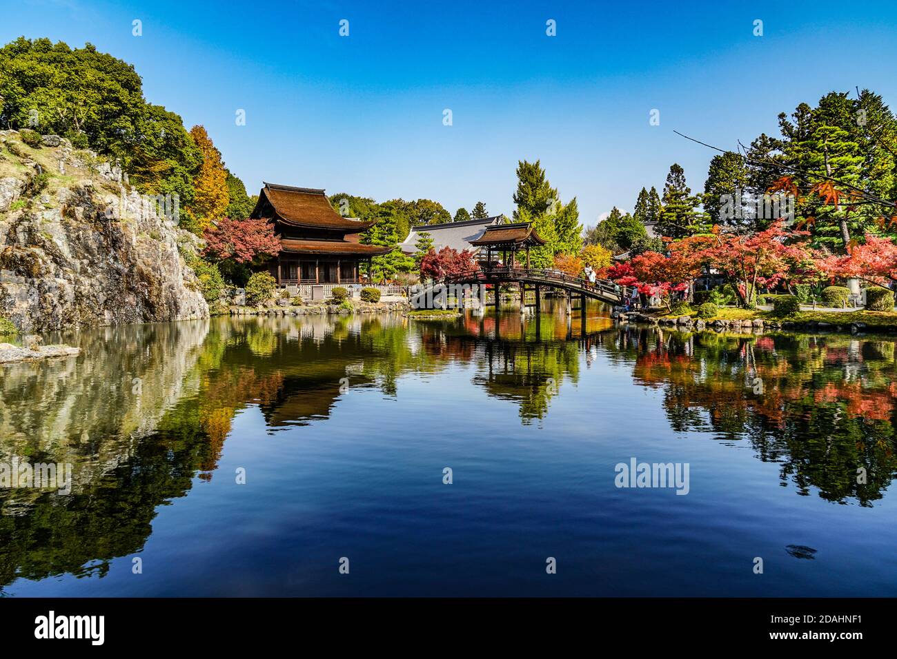 Tempio Eiho-ji, tempio buddista Rinzai Zen e giardini panoramici con colori autunnali a Tajimi-shi, Gifu, Giappone Foto Stock