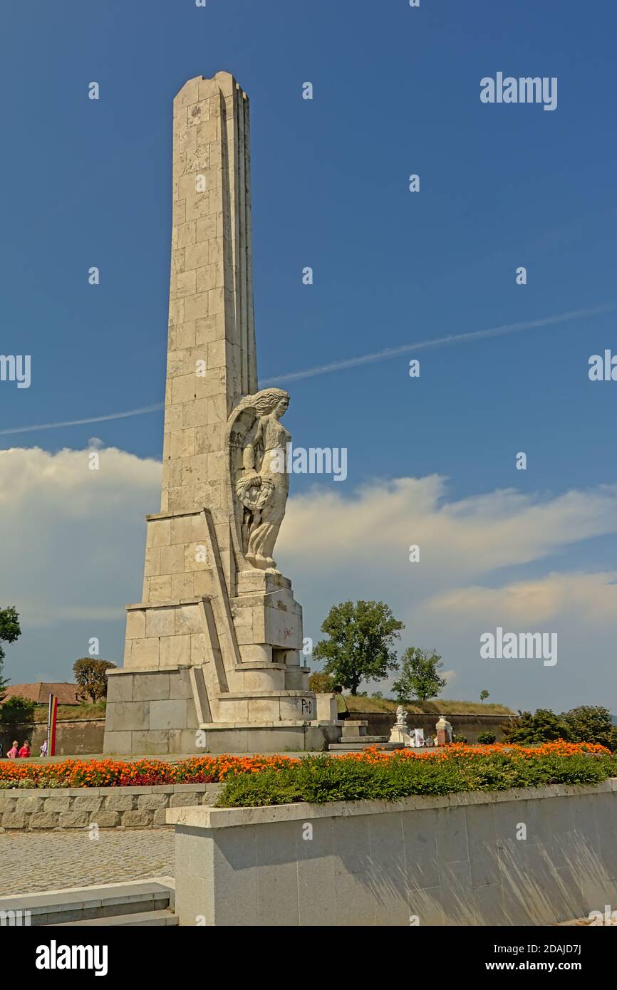 Monumento degli eroi rumeni della rivoluzione della Transilvania: HOREA, Cloșca & Crișan, trovato nella vecchia cittadella di Alba Iulia, Romania Foto Stock