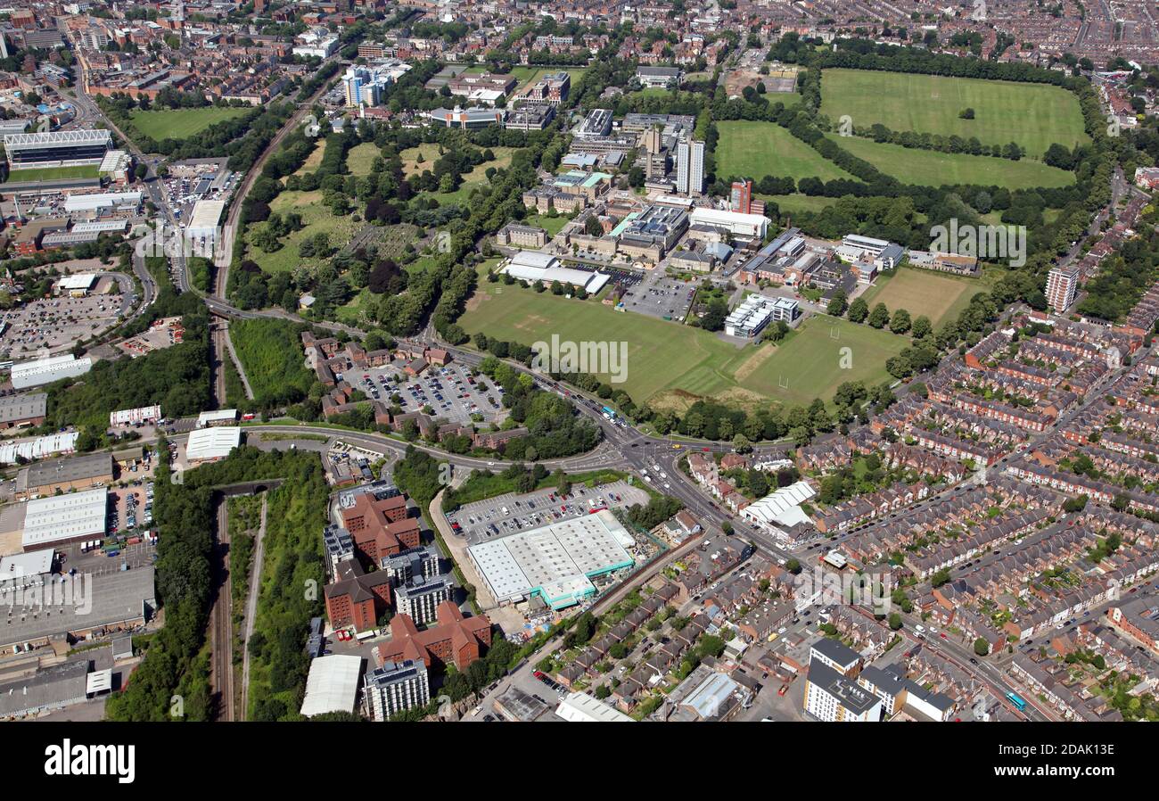 Vista aerea verso nord su Welford Road delle aree di Clarendon Park, Victoria Park e University di Leicester Foto Stock