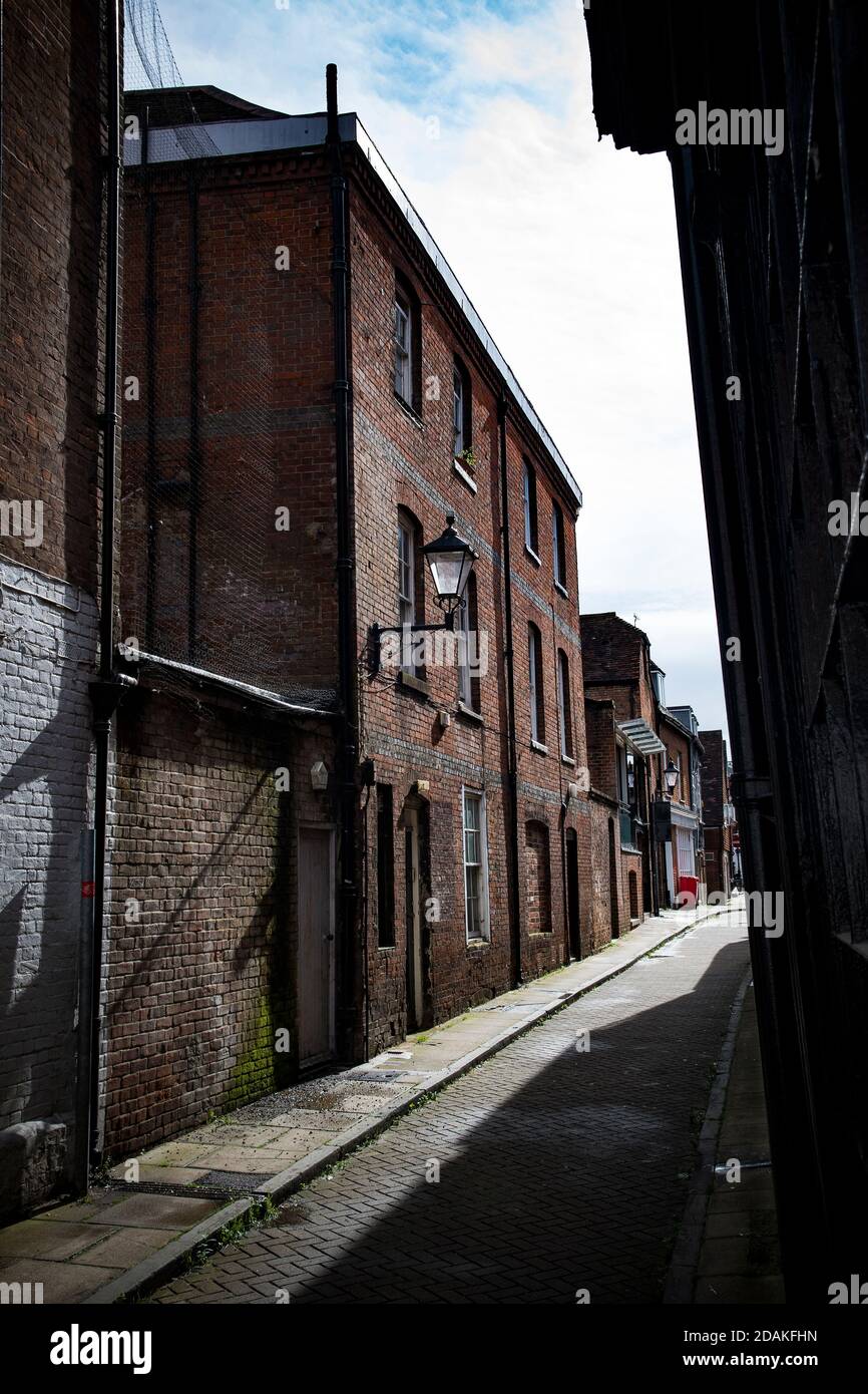 Scena di strada nel centro di Winchester in Hampshire Foto Stock