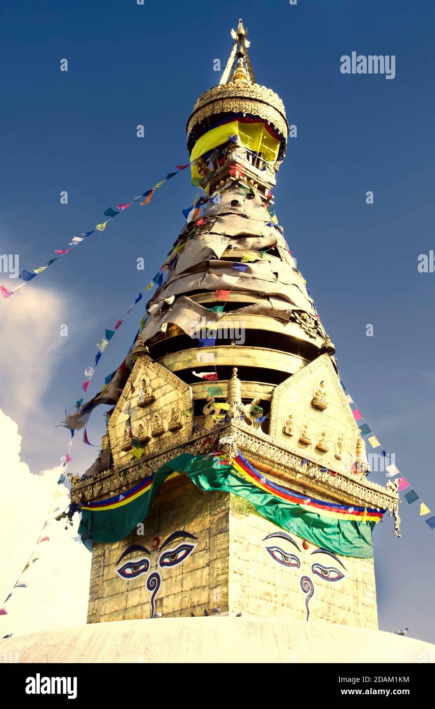Stupa buddista nella valle di Kathmandu, Nepal. Swayambhunath (Tempio delle scimmie) Foto Stock