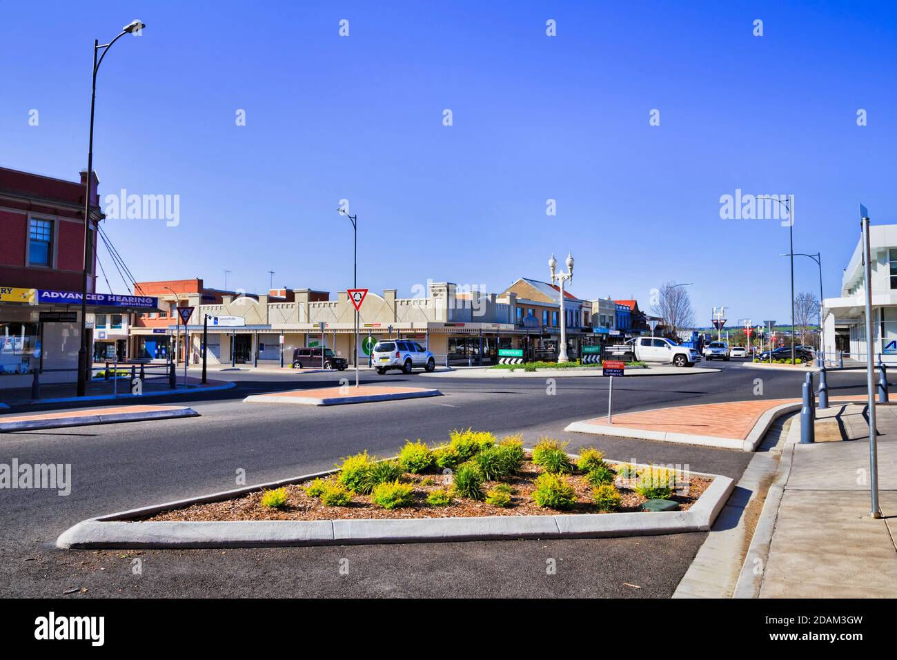 Bathurst, Australia - 3 ottobre 2020: George Street nella città australiana Bathurst il fine settimana lungo del Labor Day - una settimana prima Bathurst 100 auto rac Foto Stock
